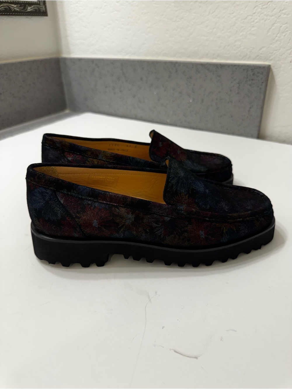 Ron White Rita Black Floral Metallic Floral Printed Cashmere Suede Loafers Sz 37 - Picture 8 of 12